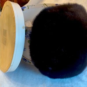 Beret Mink Vintage Hat. Brand is Marche. Color is black. Excellent condition.